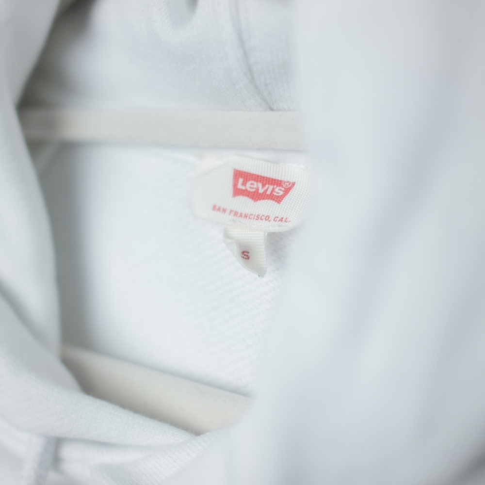 Levi’s Women’s Hello Kitty Hoodie Pullover White Rare - Picture 3 of 3